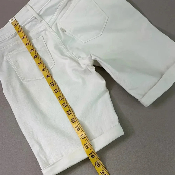 Levi's Bermuda Straight Leg Mid Rise Stretch Jean Shorts Size 8P White Fold Cuff - Picture 12 of 15